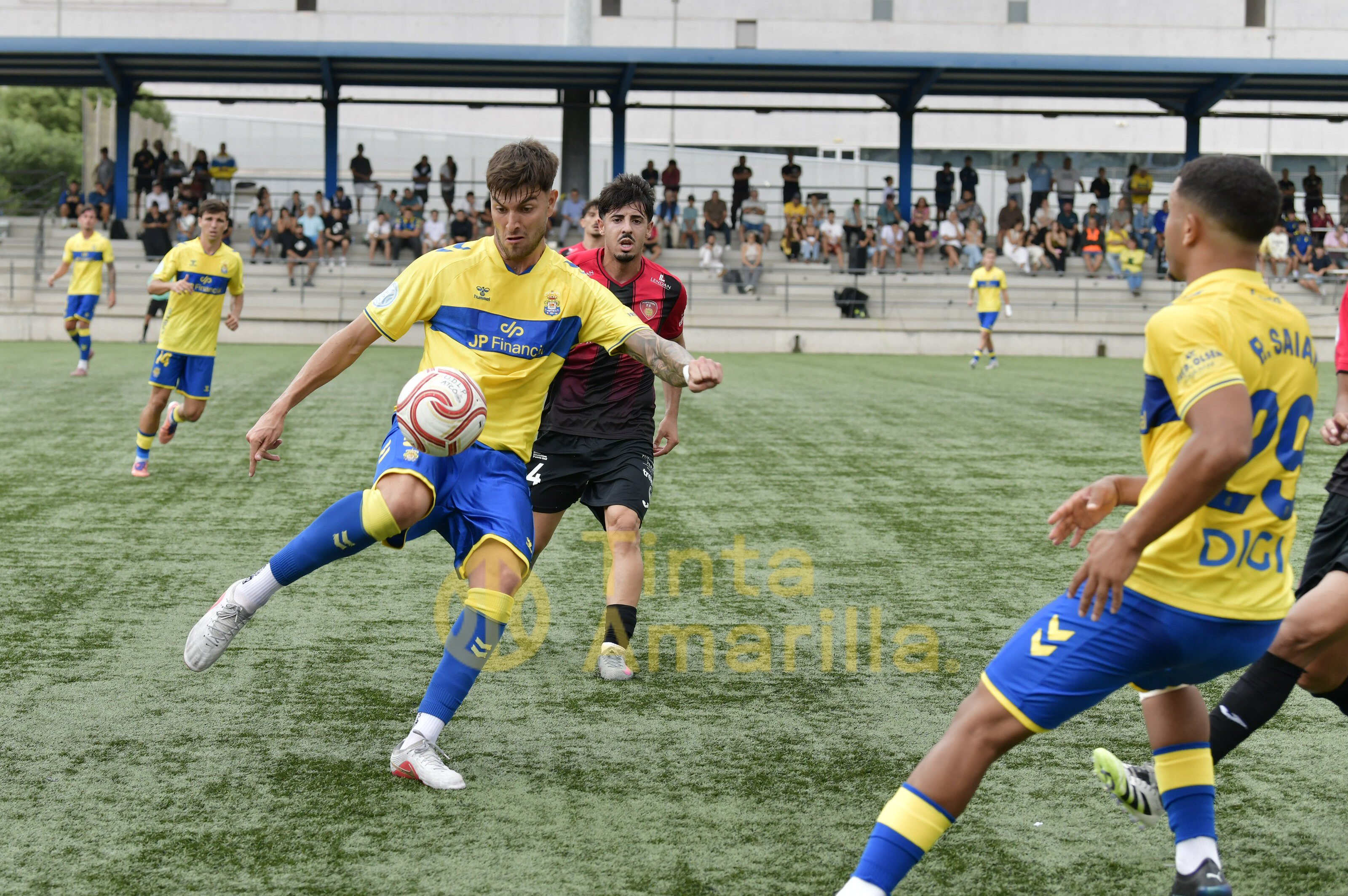 1-2: Las Palmas Atlético perdona y el Puente Genil castiga