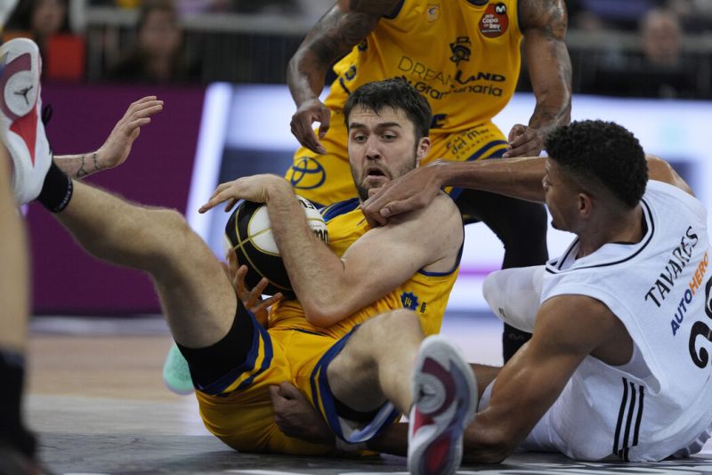 63-80: La madición del anfitrión caza al Gran Canaria