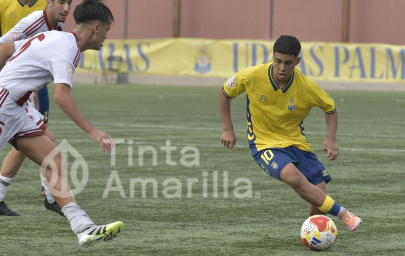 Aimar Domínguez y el don de poder maniobrar casi a ras de suelo