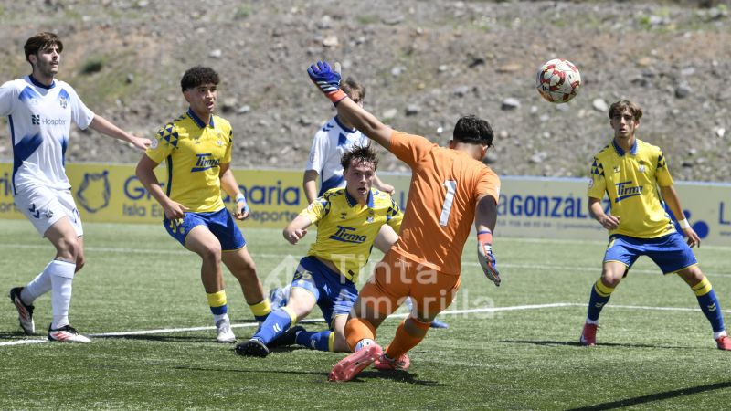 2-2: La UD desmonta a medias la cueva del Tenerife