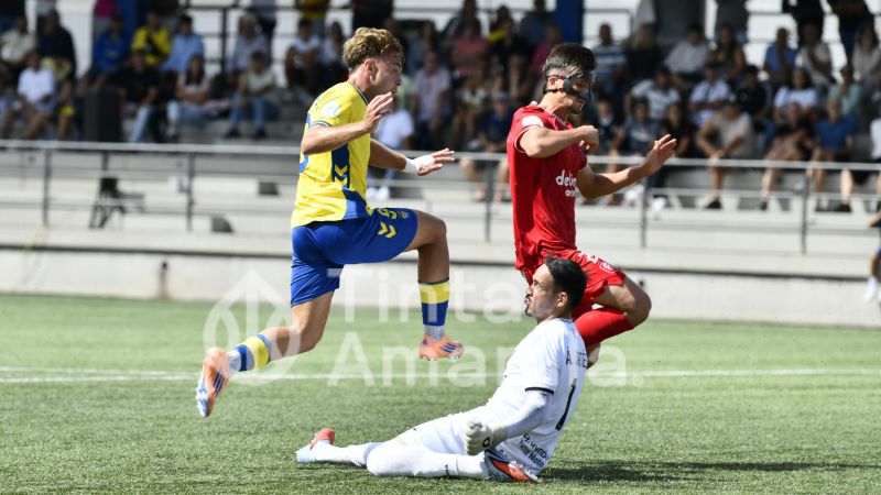 1-2: Las Palmas Atlético malogra la magia de un gol de Elías
