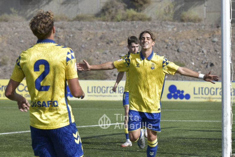 10-0: Iker León brilla en la victoria de Las Palmas con 6 goles y 1 asistencia
