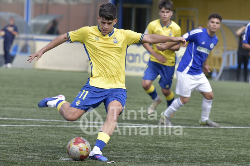 Fotos: Las Palmas golea al Marino antes de recibir a Levante en Copa