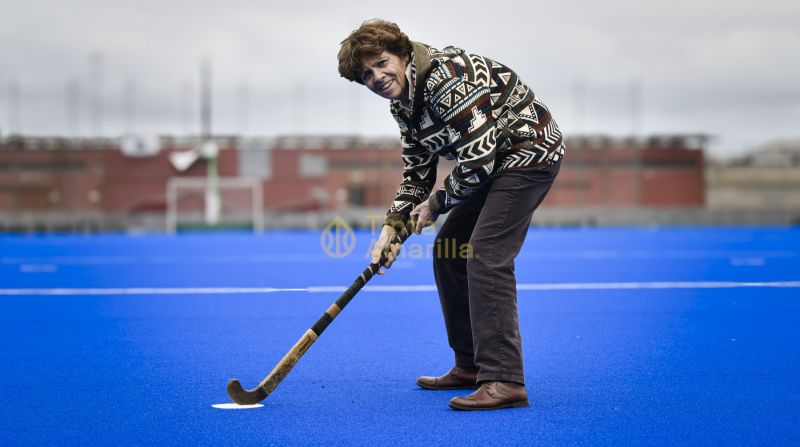 Paqui Hernández, bandera isleña en la invasión del hockey