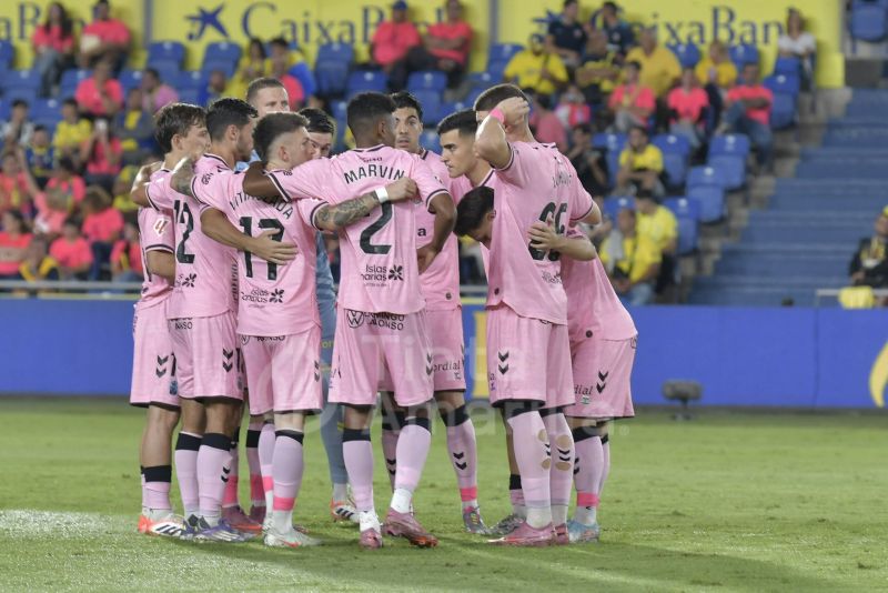 Las Palmas acaba la décima jornada en zona de ascenso directo