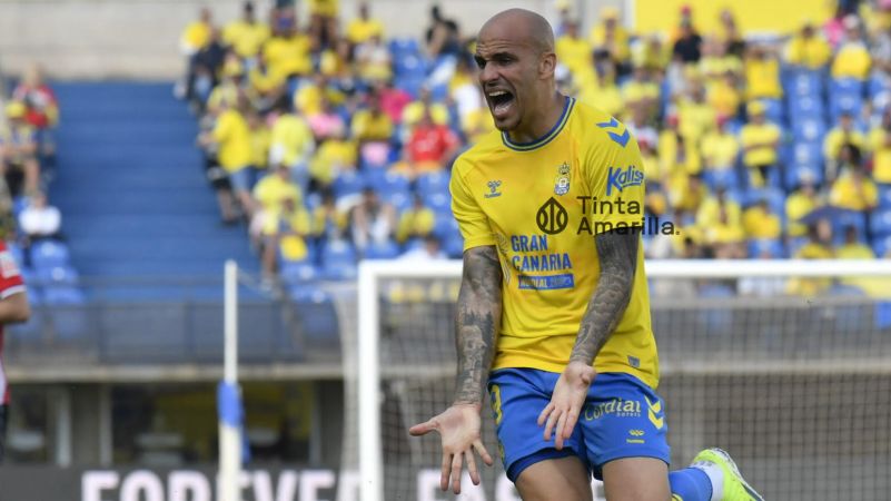 Sandro da un carpetazo a su año aciago