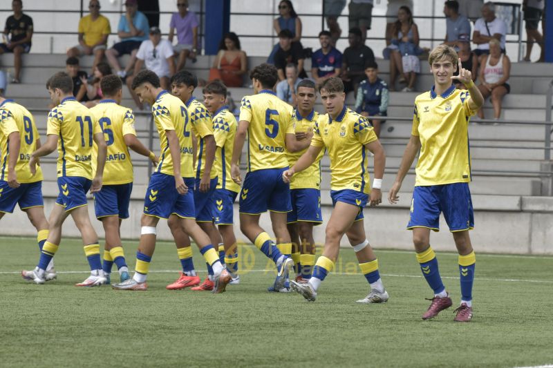6-0: El juvenil de la UD pone su maquinaria goleadora en marcha