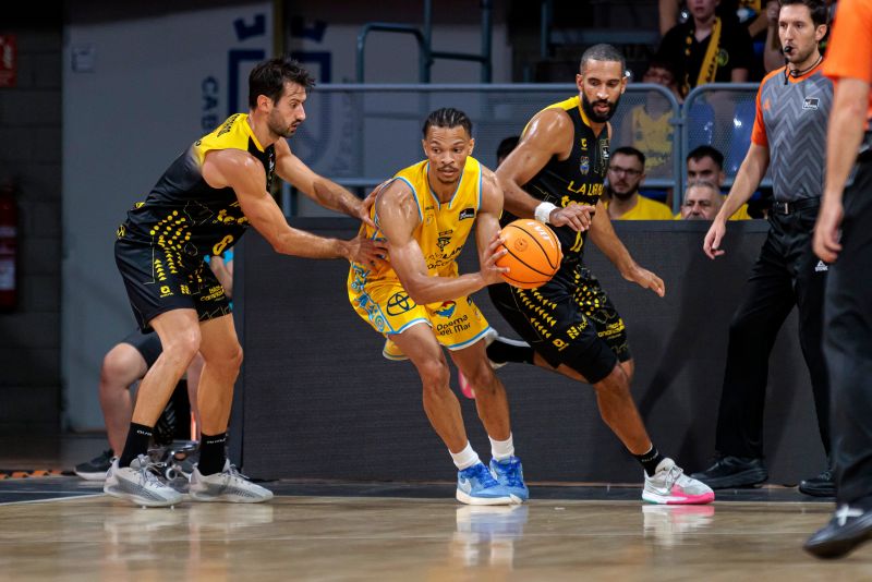 85-86: El Gran Canaria se lleva el segundo derbi, pero no el Trofeo