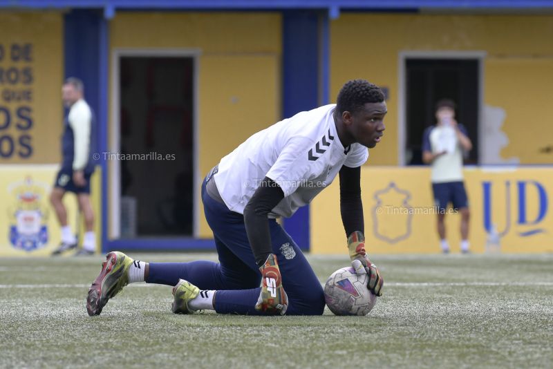 Fotos: Las Palmas C prepara su antepenúltimo encuentro