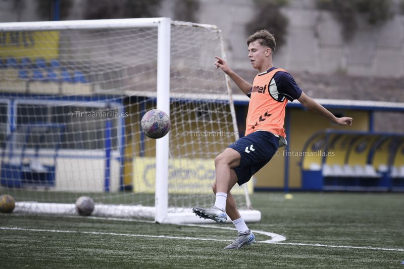 Fotos: Las Palmas C prepara su antepenúltimo encuentro
