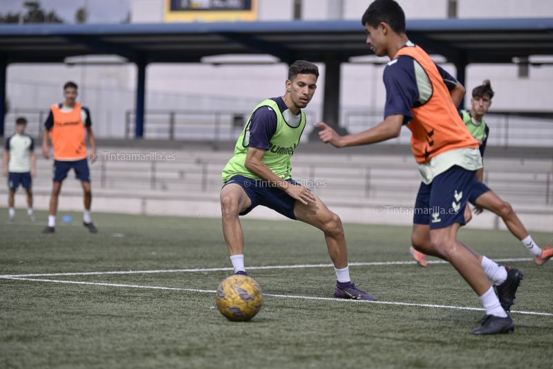 Fotos: Las Palmas C prepara su antepenúltimo encuentro