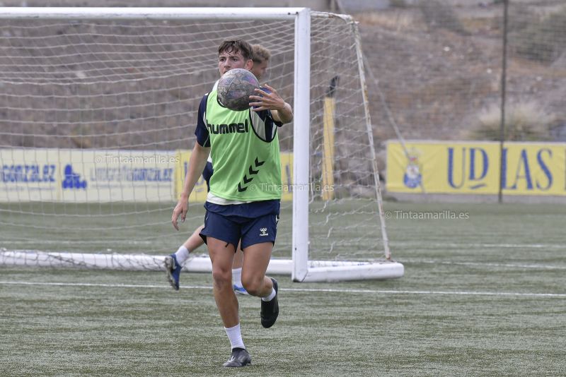 Fotos: Las Palmas C prepara su antepenúltimo encuentro