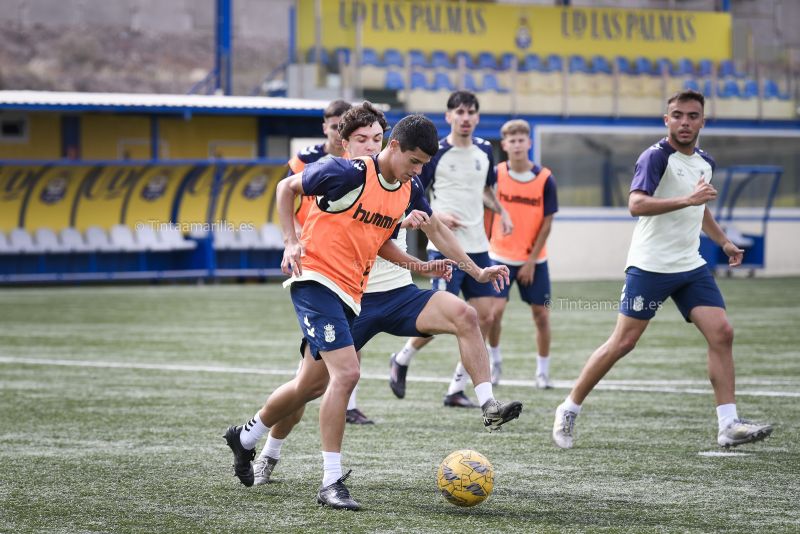Fotos: Las Palmas C prepara su antepenúltimo encuentro