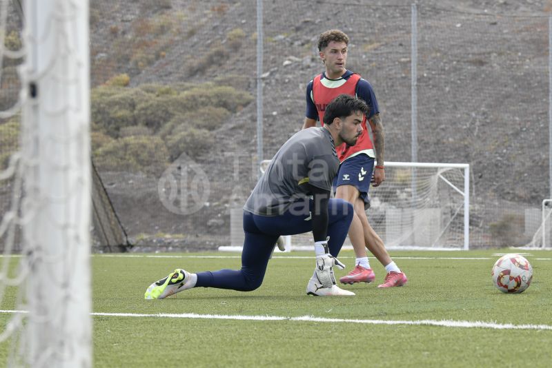 Fotos: Las Palmas Atlético, con ilusiones de revalidar la Copa Ruiz Caballero