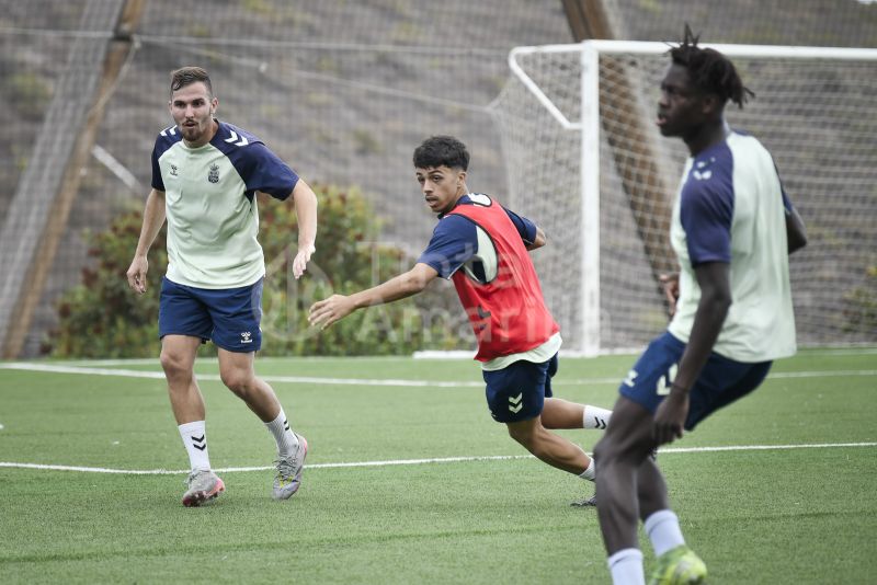 Fotos: Las Palmas Atlético, con ilusiones de revalidar la Copa Ruiz Caballero