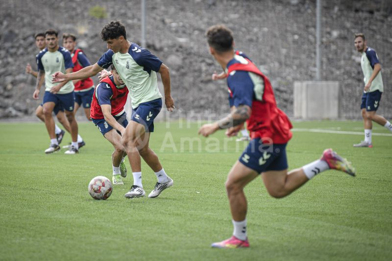 Fotos: Las Palmas Atlético, con ilusiones de revalidar la Copa Ruiz Caballero