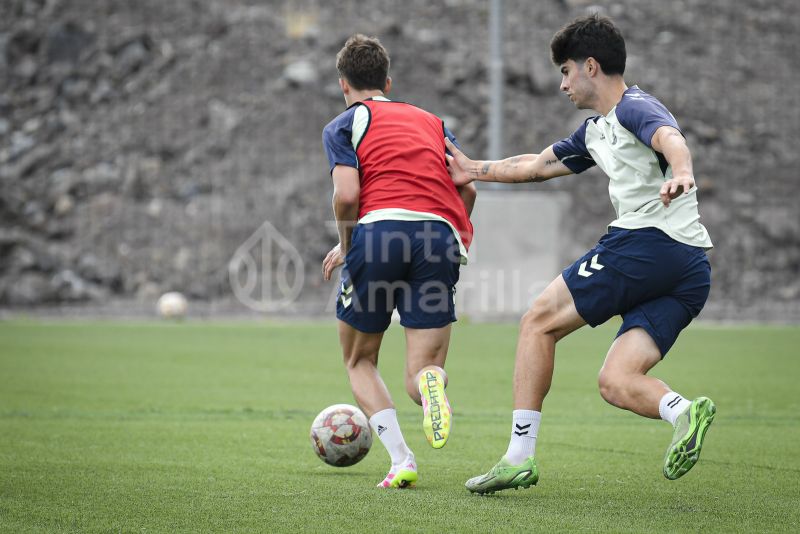 Fotos: Las Palmas Atlético, con ilusiones de revalidar la Copa Ruiz Caballero
