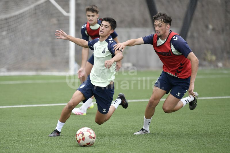 Fotos: Las Palmas Atlético, con ilusiones de revalidar la Copa Ruiz Caballero