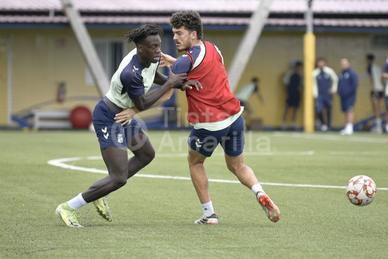 Fotos: Las Palmas Atlético, con ilusiones de revalidar la Copa Ruiz Caballero