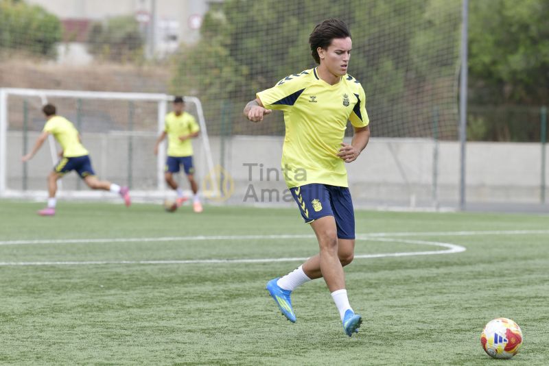 Fotos: Las Palmas Atlético rompe a sudar en el Anexo