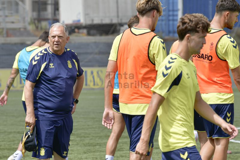 Fotos: Las Palmas Atlético rompe a sudar en el Anexo