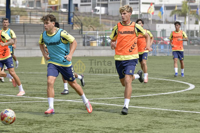 Fotos: Las Palmas Atlético rompe a sudar en el Anexo