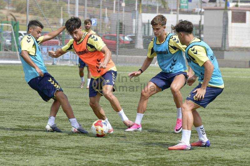 Fotos: Las Palmas Atlético rompe a sudar en el Anexo