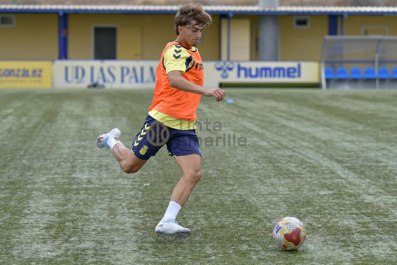 Fotos: Las Palmas Atlético rompe a sudar en el Anexo