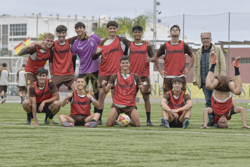 Fotos: Las Palmas C afronta una visita con subrayado