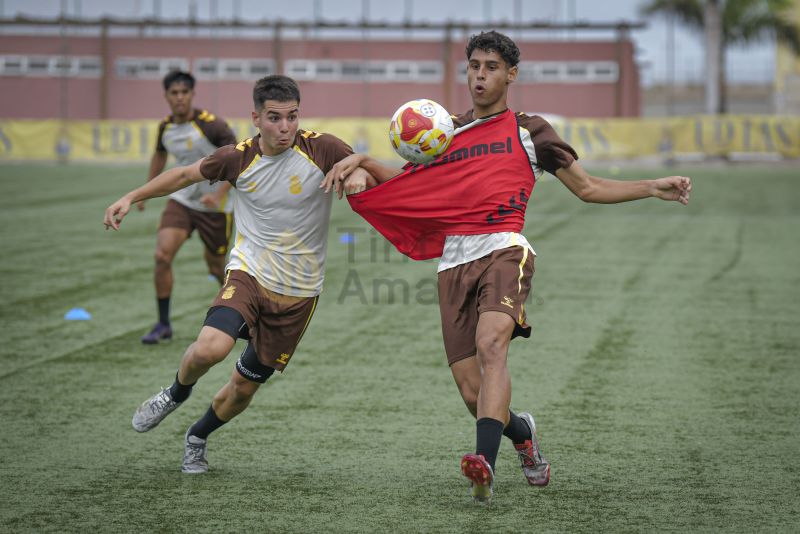 Fotos: Las Palmas C afronta una visita con subrayado