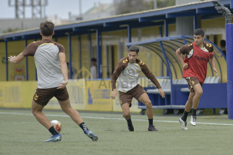 Fotos: Las Palmas C afronta una visita con subrayado