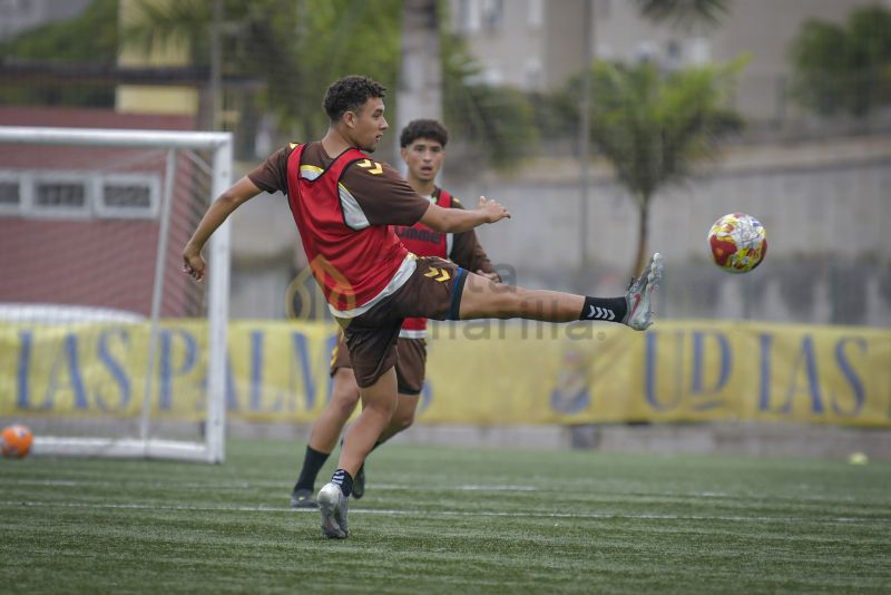 Fotos: Las Palmas C afronta una visita con subrayado
