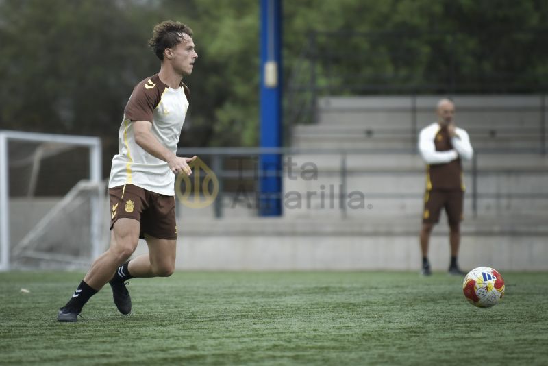 Fotos: Las Palmas C afronta una visita con subrayado
