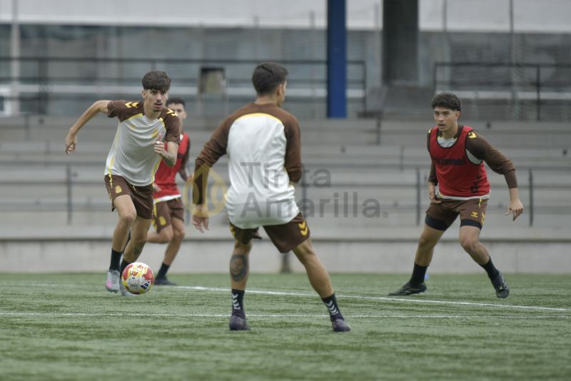 Fotos: Las Palmas C afronta una visita con subrayado
