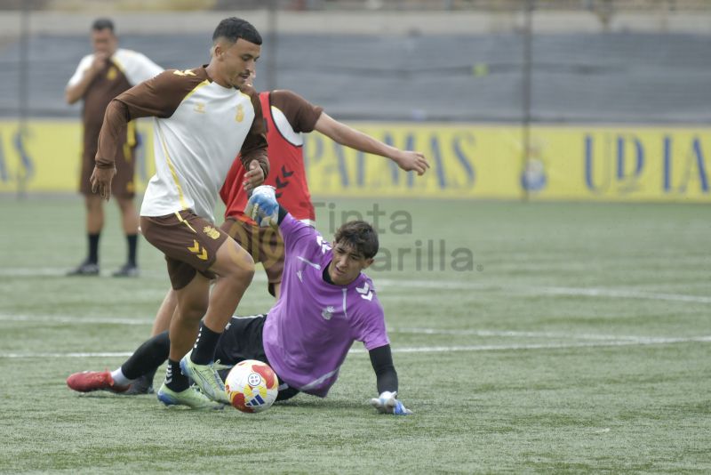 Fotos: Las Palmas C afronta una visita con subrayado