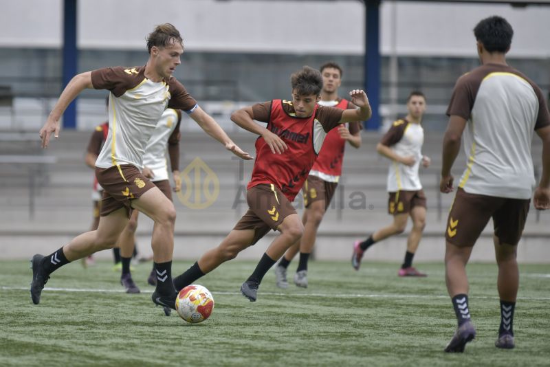 Fotos: Las Palmas C afronta una visita con subrayado