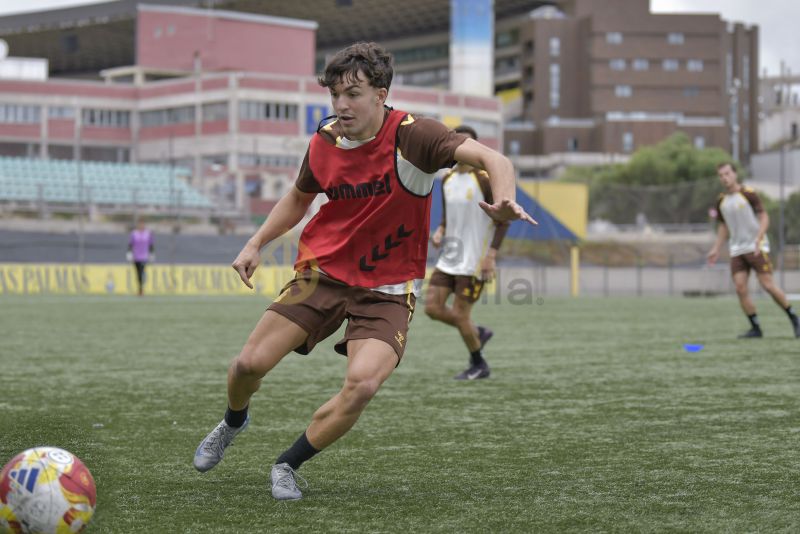 Fotos: Las Palmas C afronta una visita con subrayado