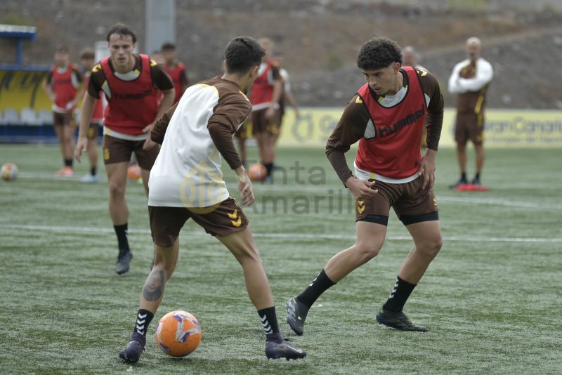 Fotos: Las Palmas C afronta una visita con subrayado