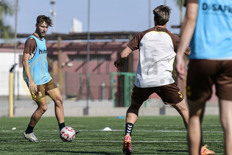 Fotos: Las Palmas C tiene cita en un escenario histórico