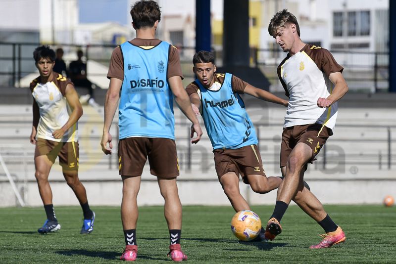 Fotos: Las Palmas C tiene cita en un escenario histórico