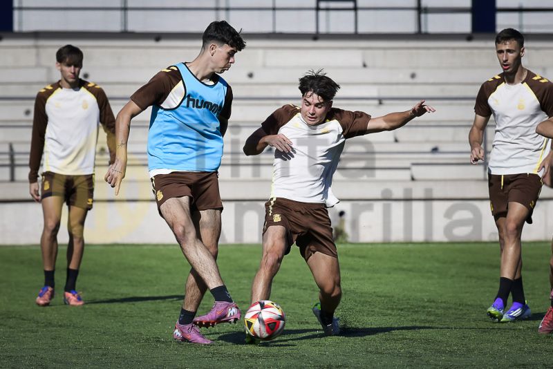 Fotos: Las Palmas C tiene cita en un escenario histórico