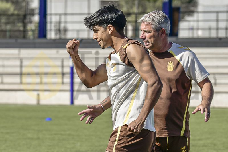 Fotos: Las Palmas C tiene cita en un escenario histórico