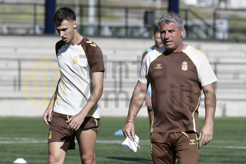 Fotos: Las Palmas C tiene cita en un escenario histórico