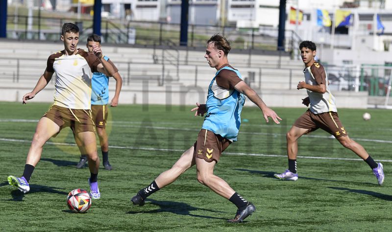 Fotos: Las Palmas C tiene cita en un escenario histórico