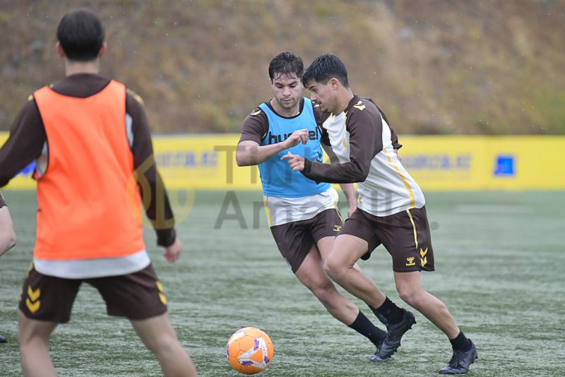 Fotos: Las Palmas C, preparado bajo la lluvia