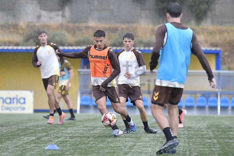 Fotos: Las Palmas C, preparado bajo la lluvia