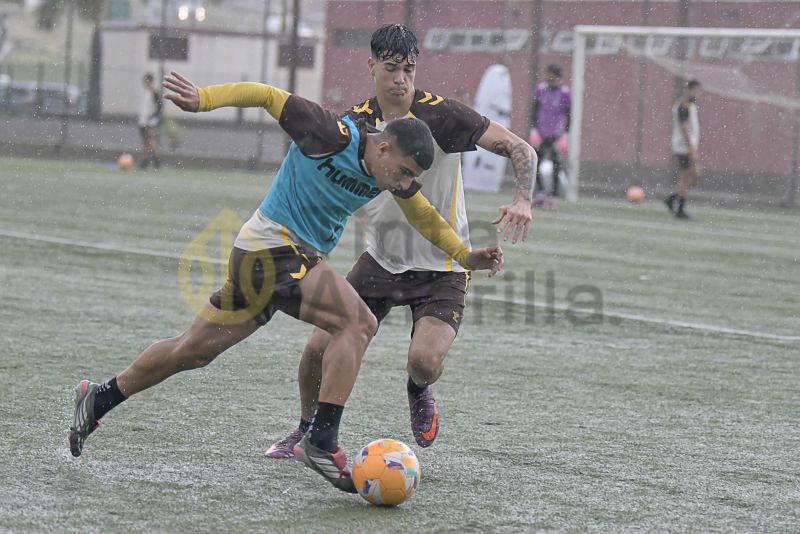Fotos: Las Palmas C, preparado bajo la lluvia