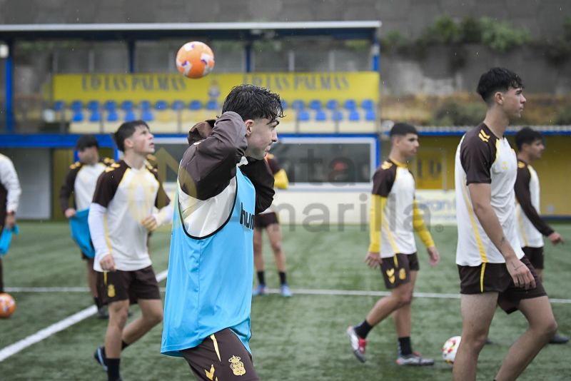 Fotos: Las Palmas C, preparado bajo la lluvia