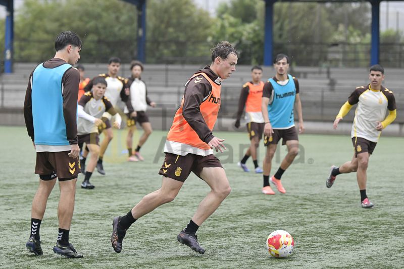 Fotos: Las Palmas C, preparado bajo la lluvia