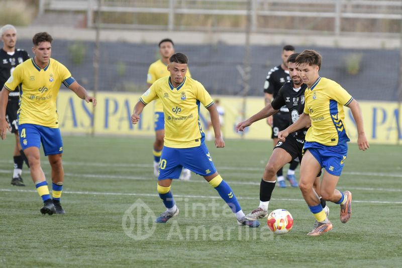 0-2: El Tamaraceite completa su majo y limpio en la III Copa Ruiz Caballero